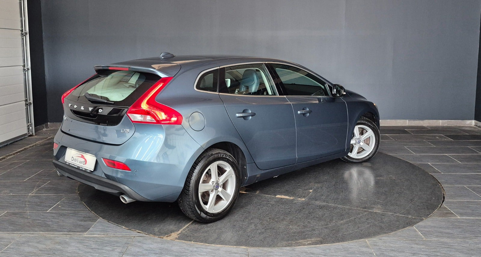 Turquoise Volvo V40 fra 2013