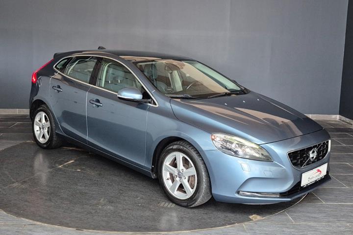 Turquoise Volvo V40 fra 2013