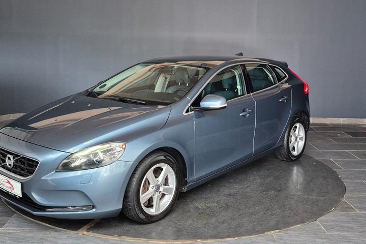 Turquoise Volvo V40 fra 2013