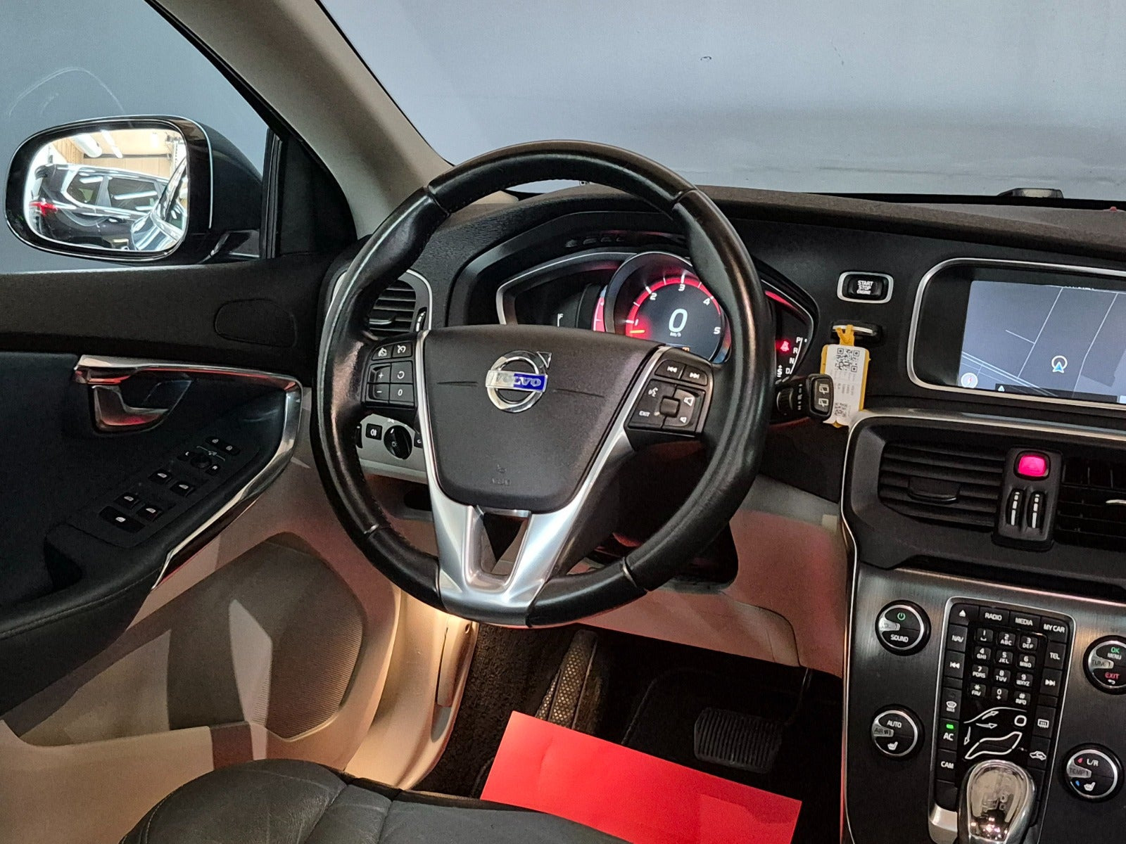 Turquoise Volvo V40 fra 2013