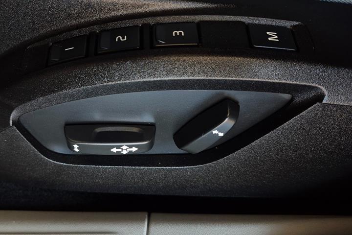 Turquoise Volvo V40 fra 2013