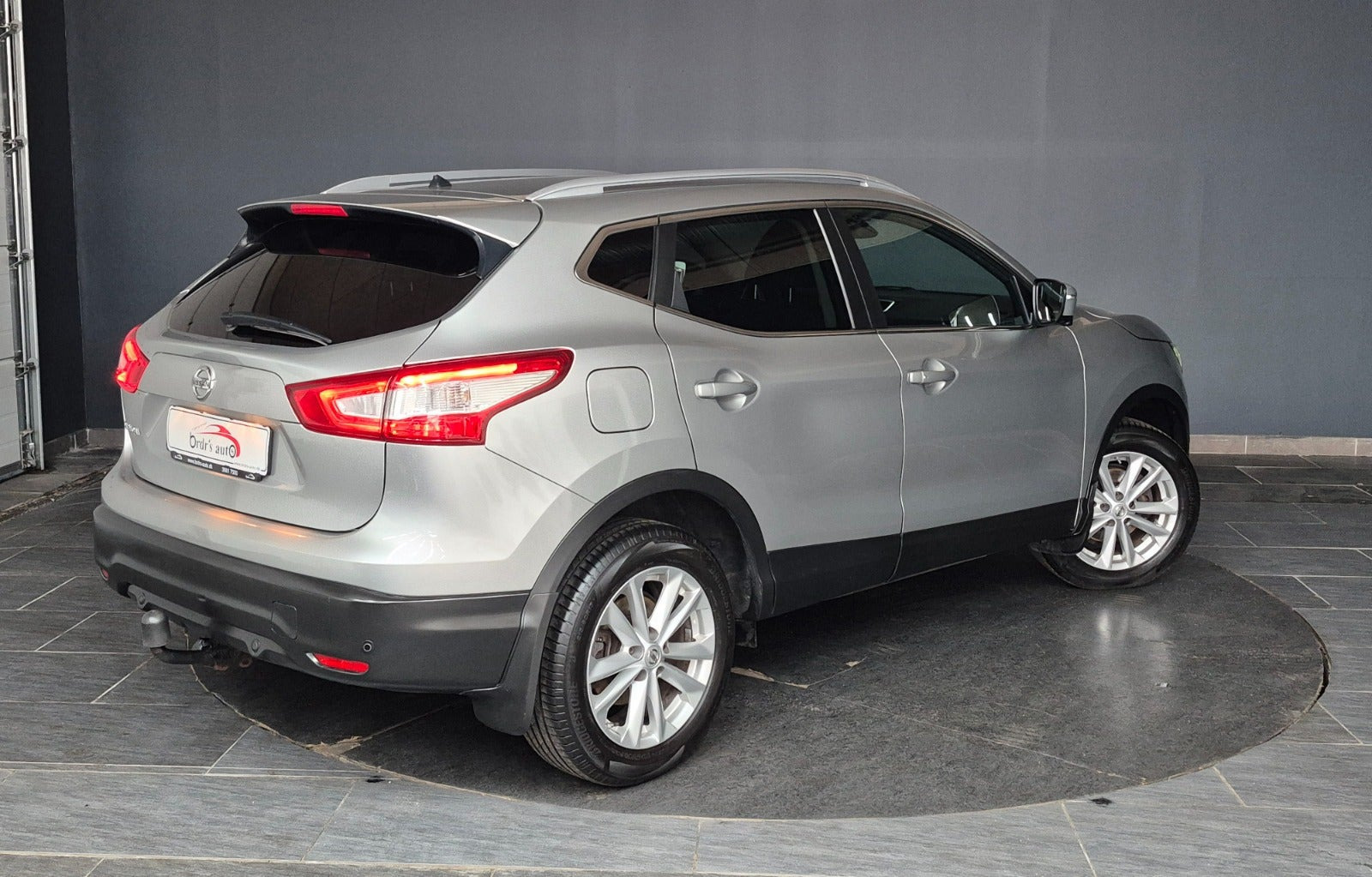 Sølv Nissan Qashqai fra 2016