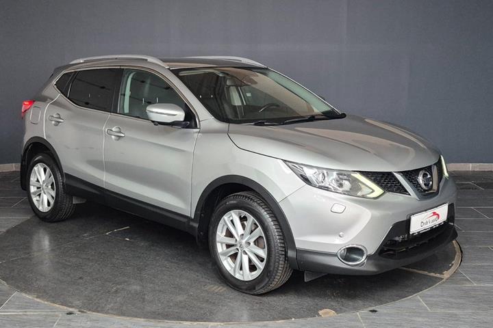 Sølv Nissan Qashqai fra 2016
