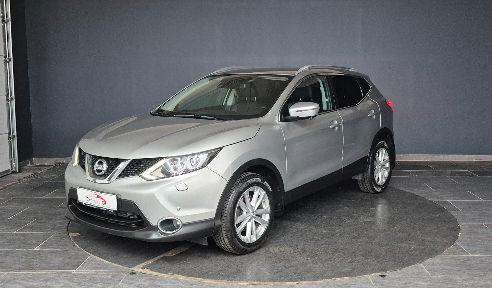 Sølv Nissan Qashqai fra 2016