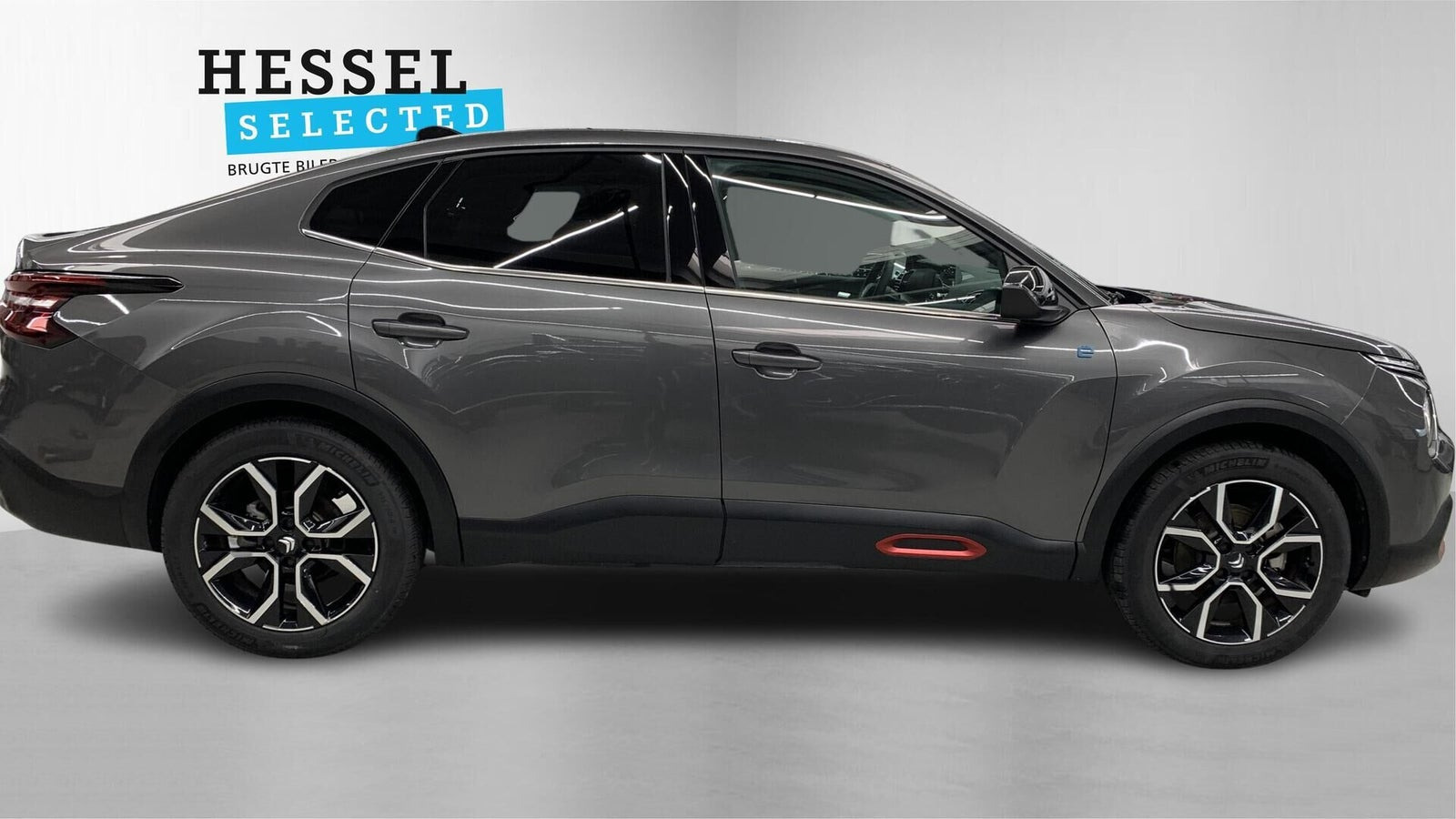Grå Citroën ë-C4 X fra 2024