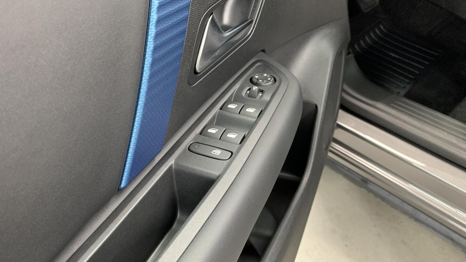 Grå Citroën ë-C4 X fra 2024