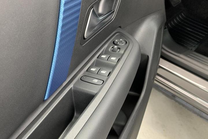 Grå Citroën ë-C4 X fra 2024