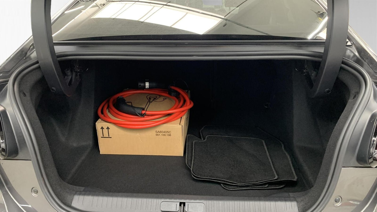 Grå Citroën ë-C4 X fra 2024