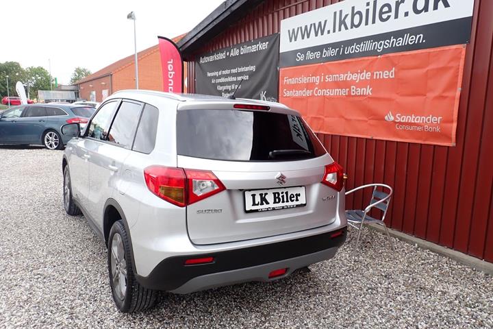 Sølv Suzuki Vitara fra 2015
