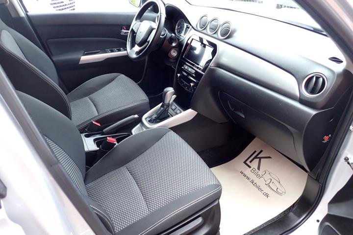 Sølv Suzuki Vitara fra 2015