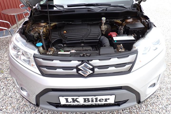 Sølv Suzuki Vitara fra 2015
