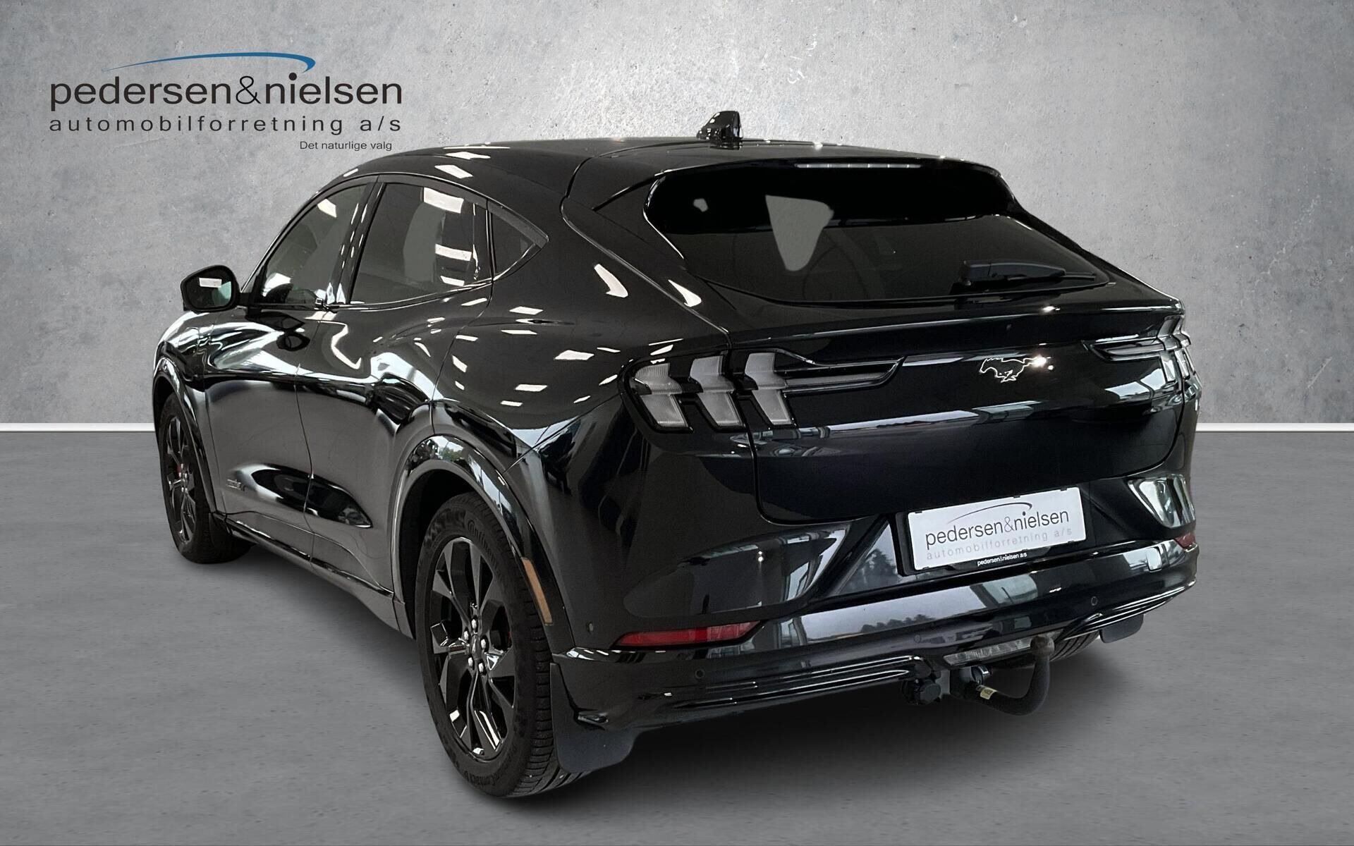 Sort Ford Mustang Mach-E fra 2024