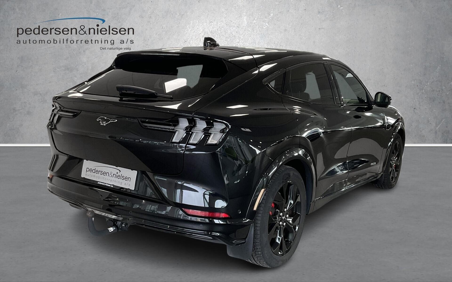 Sort Ford Mustang Mach-E fra 2024