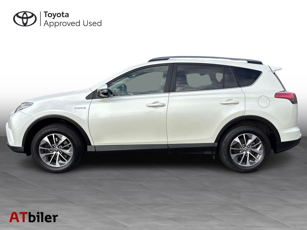 Hvid Toyota RAV4 fra 2017