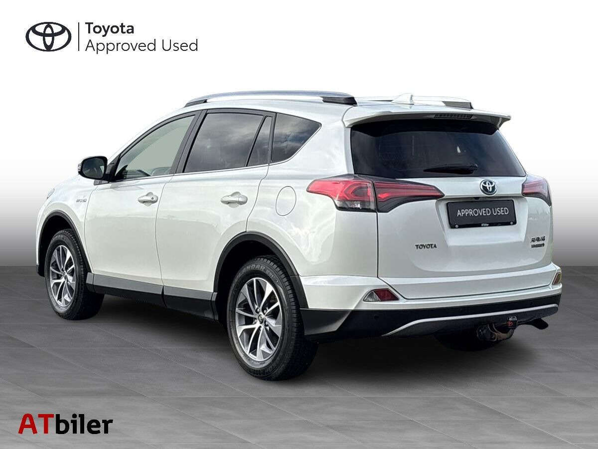 Hvid Toyota RAV4 fra 2017
