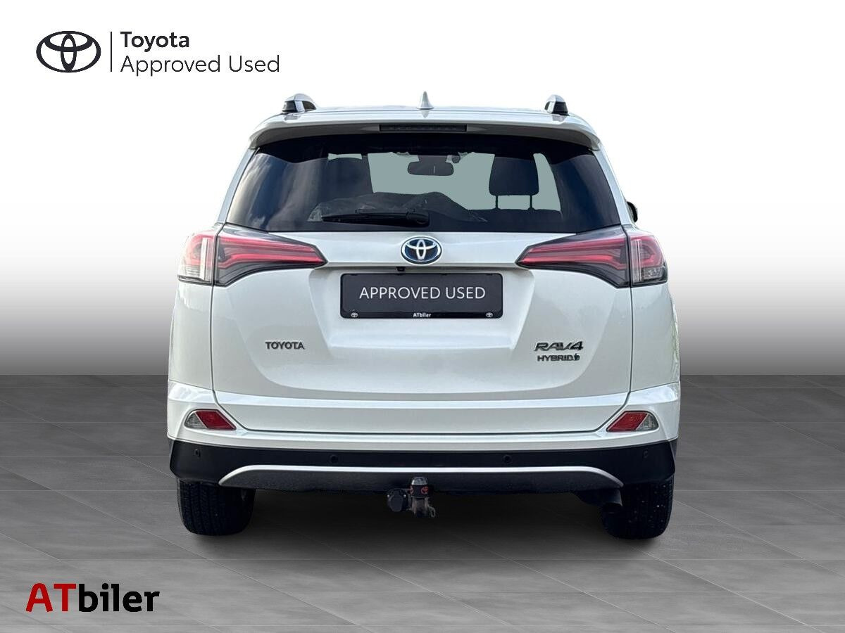 Hvid Toyota RAV4 fra 2017