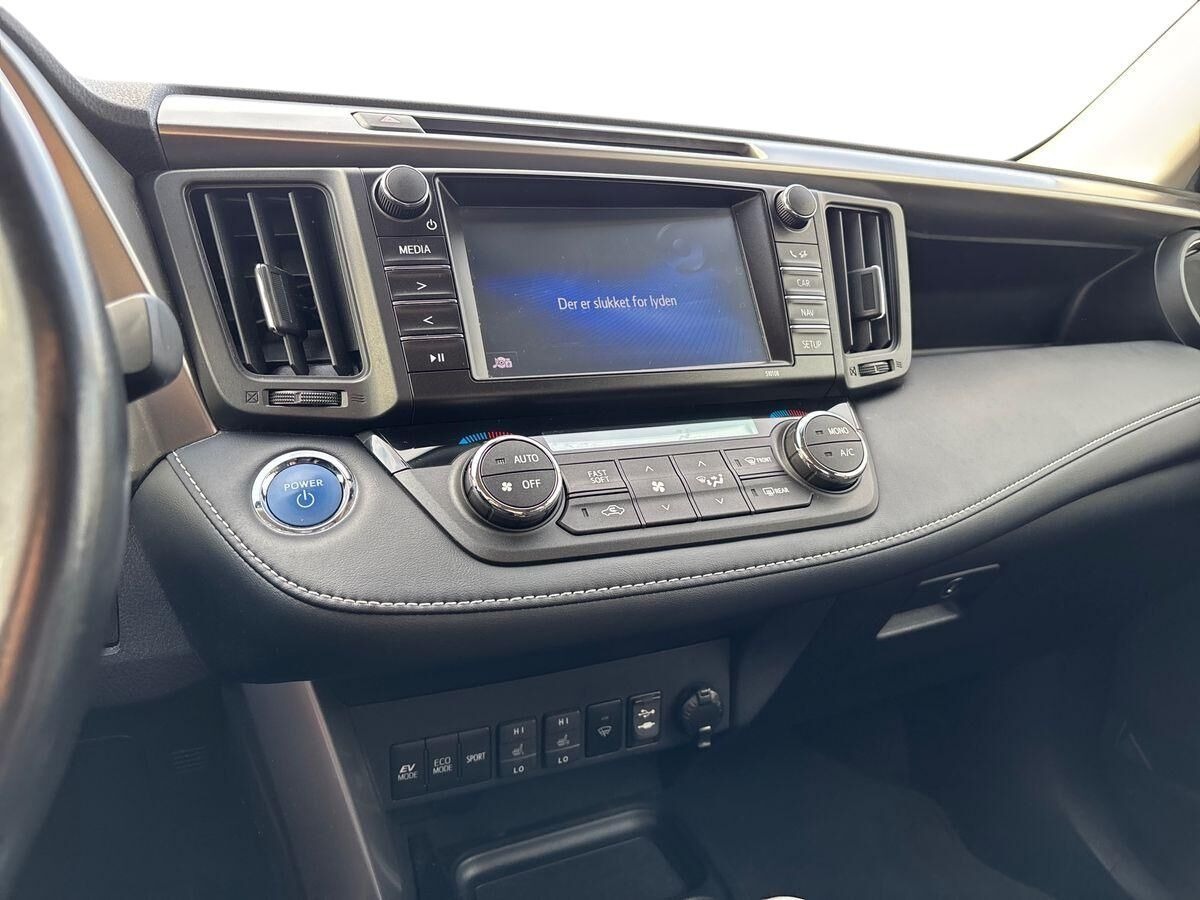 Hvid Toyota RAV4 fra 2017