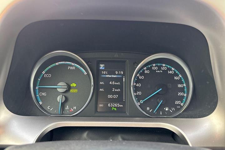 Hvid Toyota RAV4 fra 2017