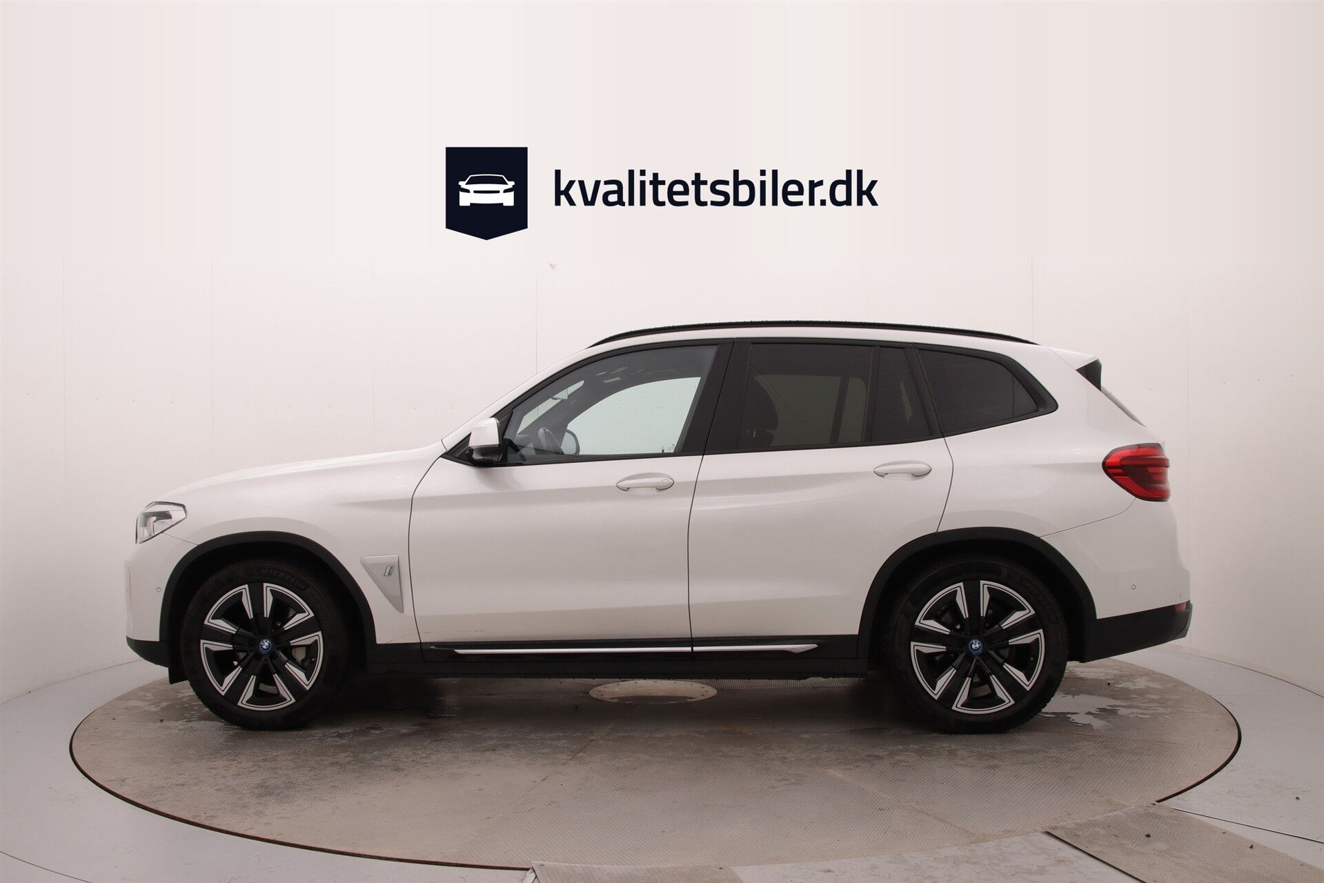 Hvid BMW iX3 fra 2022