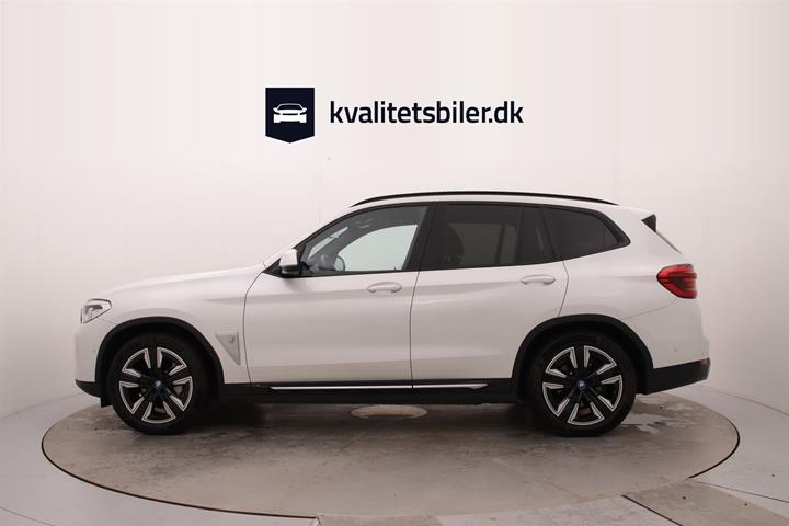 Hvid BMW iX3 fra 2022