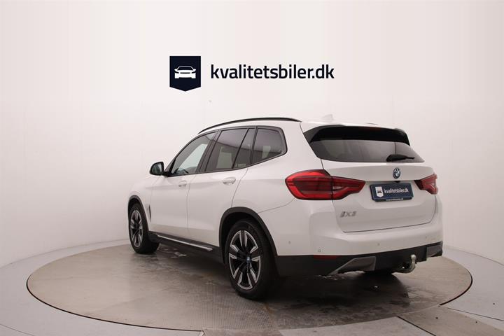 Hvid BMW iX3 fra 2022
