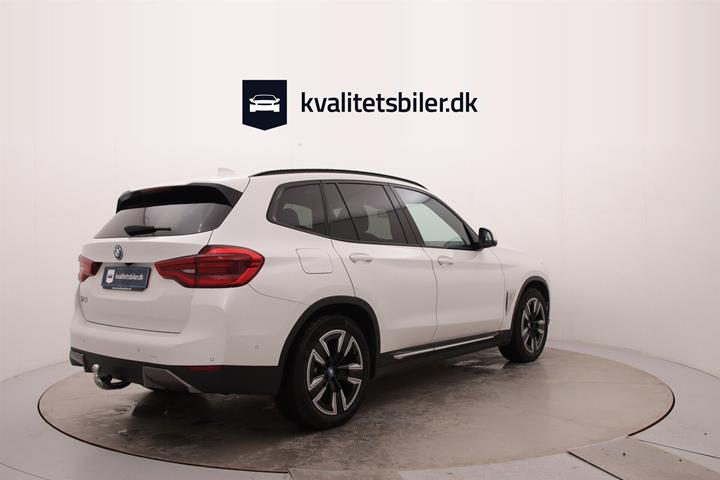 Hvid BMW iX3 fra 2022