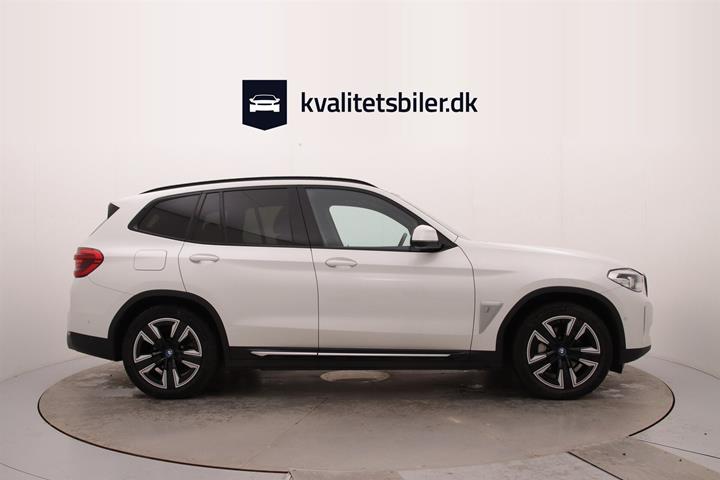 Hvid BMW iX3 fra 2022