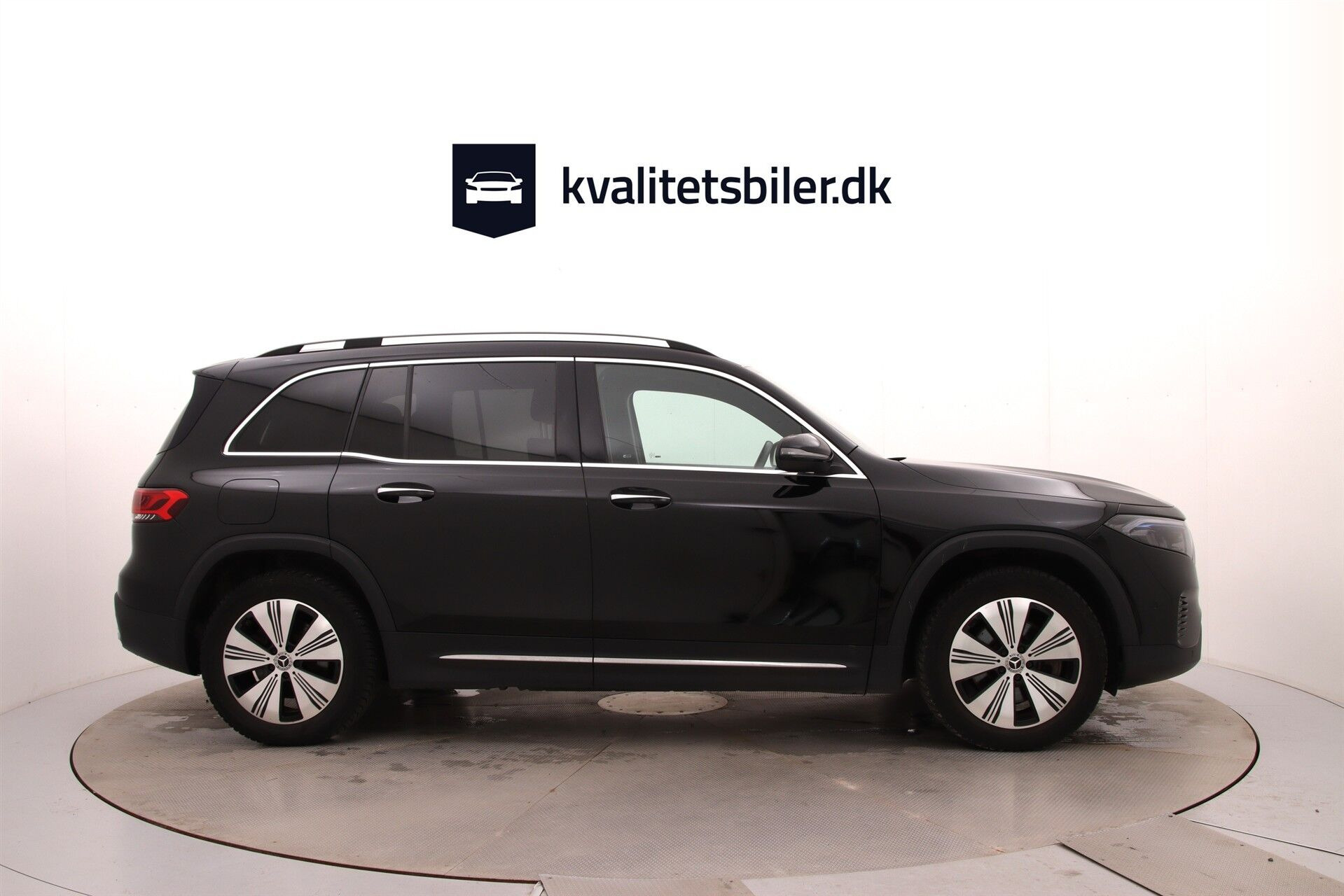 Sort Mercedes EQB350 fra 2023