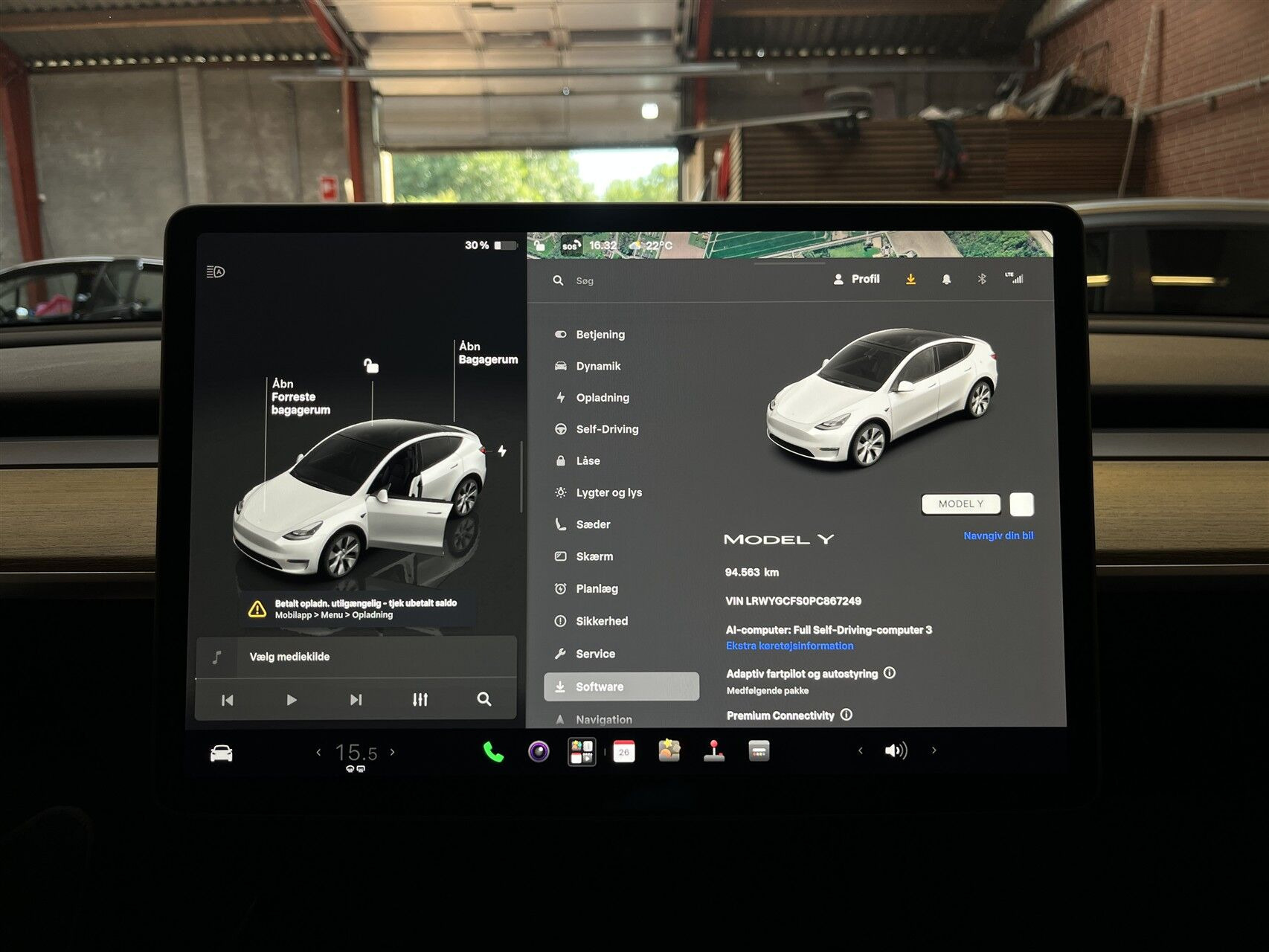 Hvid Tesla Model Y fra 2023