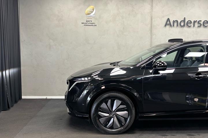 Sort Nissan Ariya fra 2025
