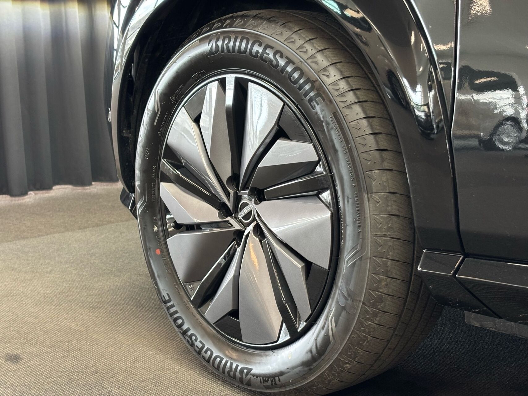 Sort Nissan Ariya fra 2025