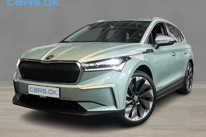 Sølv Skoda Enyaq fra 2022 set udefra