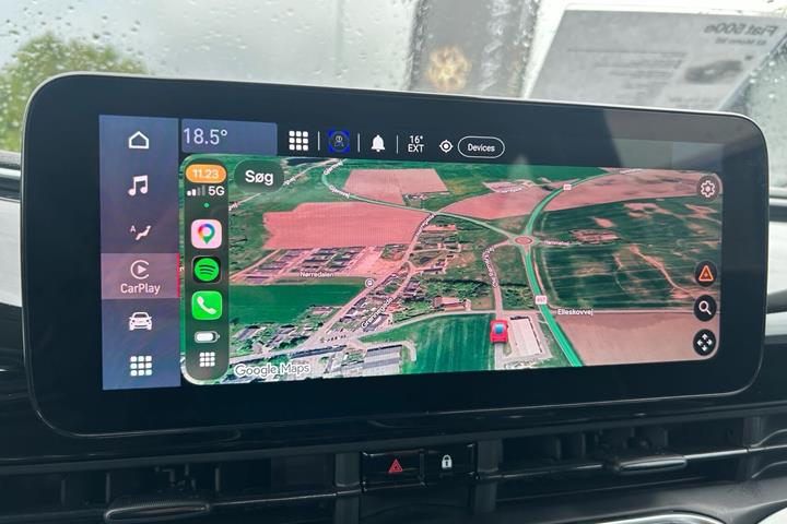 Grå Fiat 500e fra 2023
