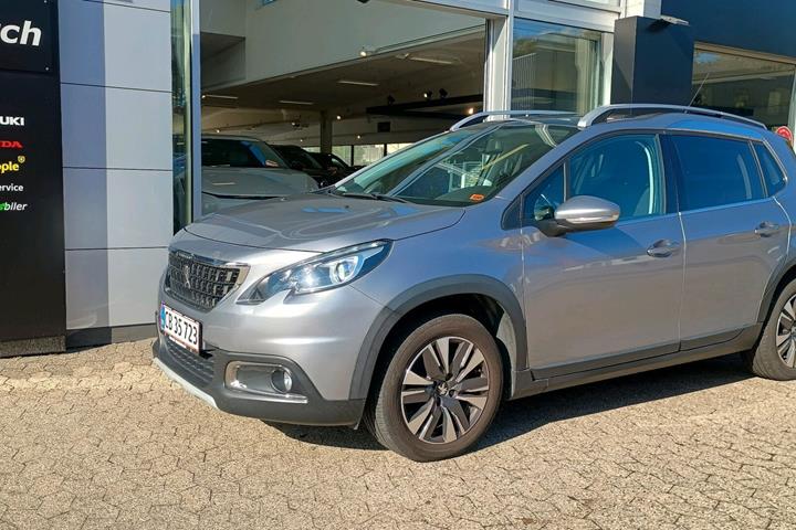 Grå Peugeot 2008 fra 2018