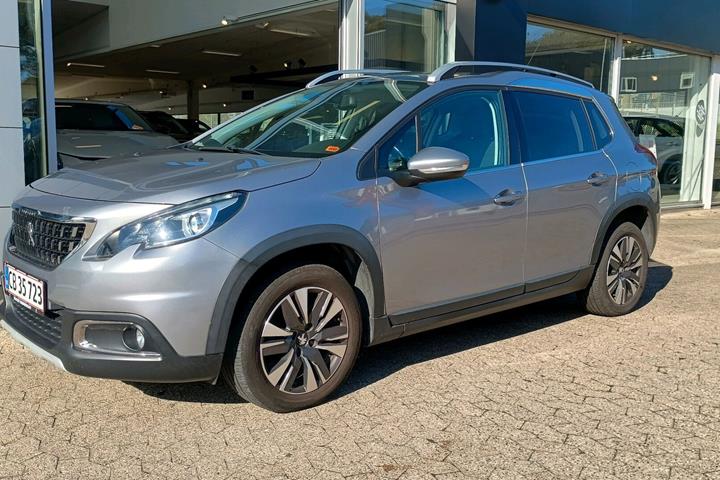 Grå Peugeot 2008 fra 2018