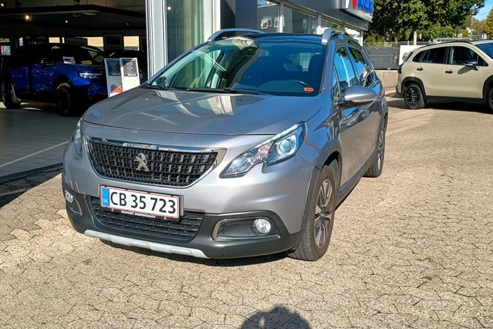 Grå Peugeot 2008 fra 2018