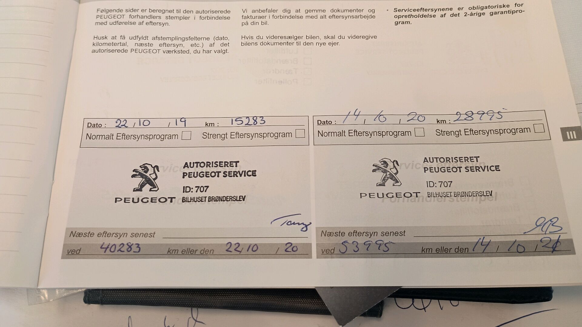 Grå Peugeot 2008 fra 2018