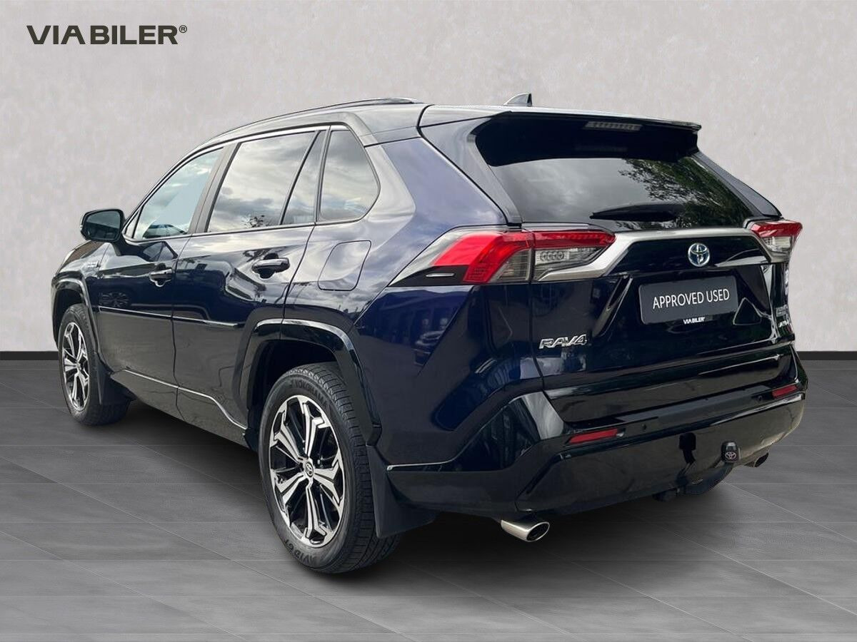 Blå Toyota RAV4 Plug-in fra 2022