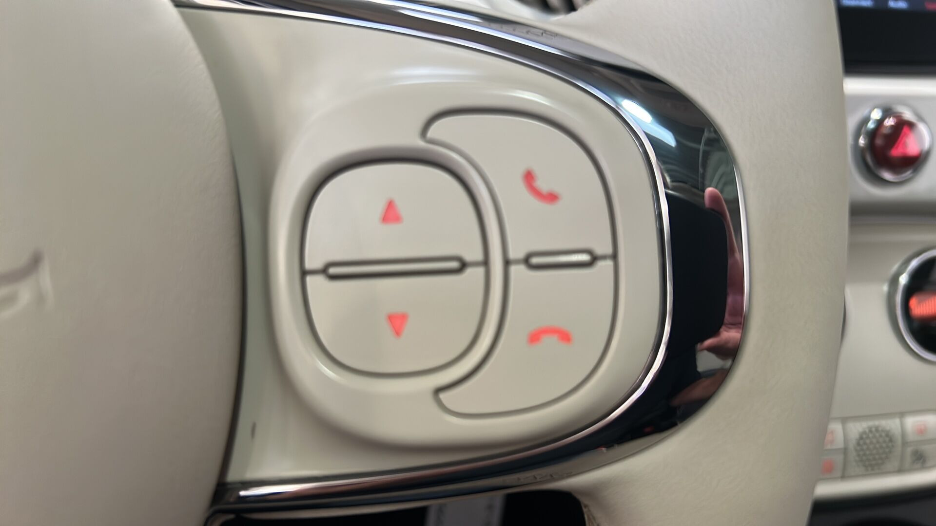 Hvid Fiat 500 fra 2020