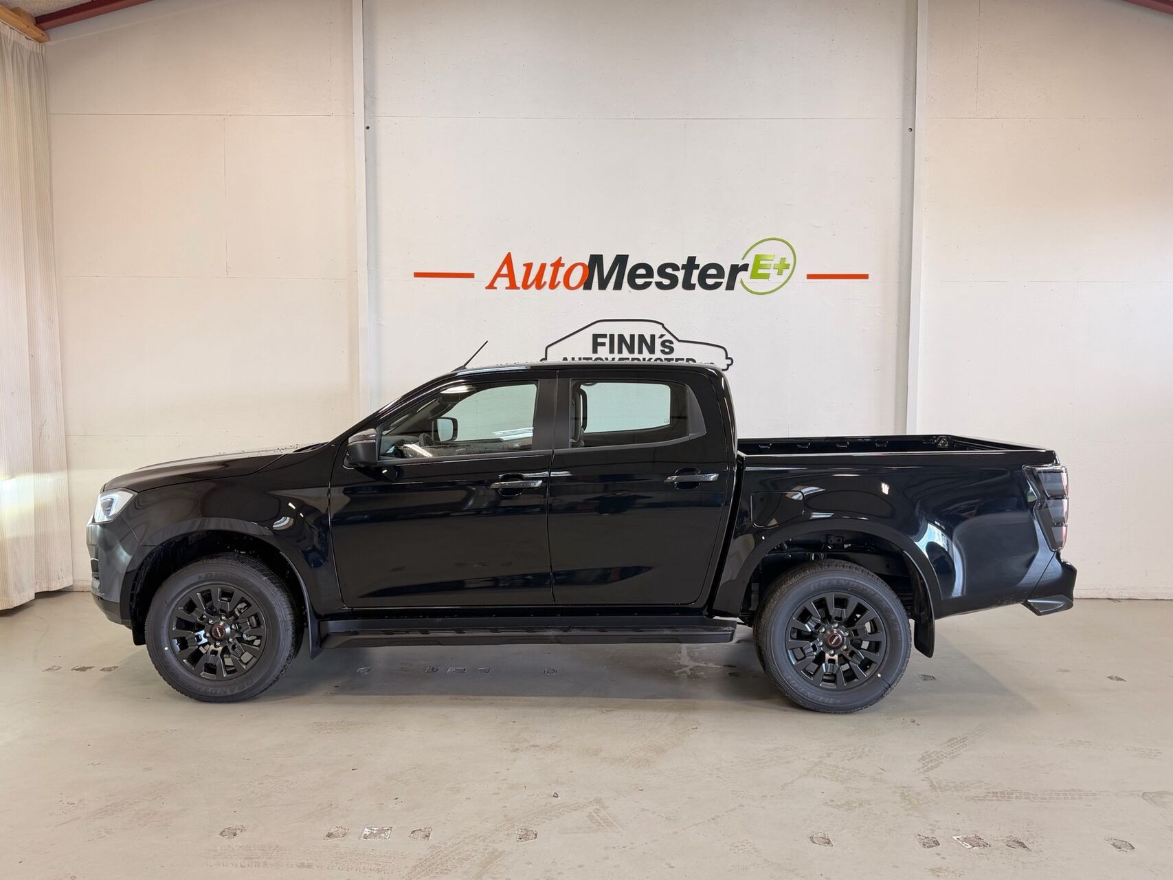 Sort Isuzu D-Max fra 2026