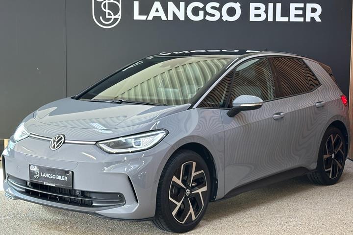 Grå VW ID.3 fra 2024 set udefra