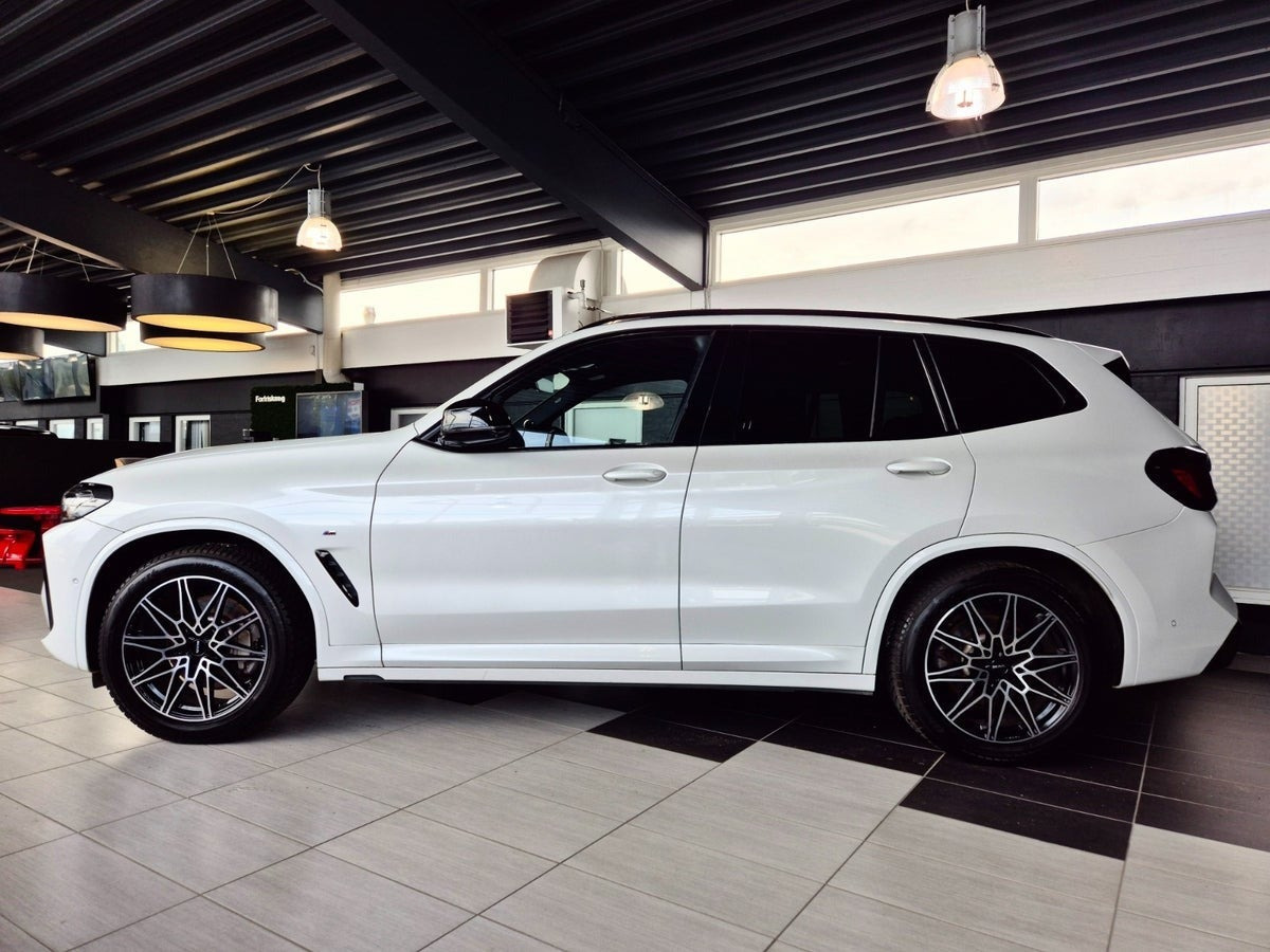 Hvid BMW iX3 fra 2023