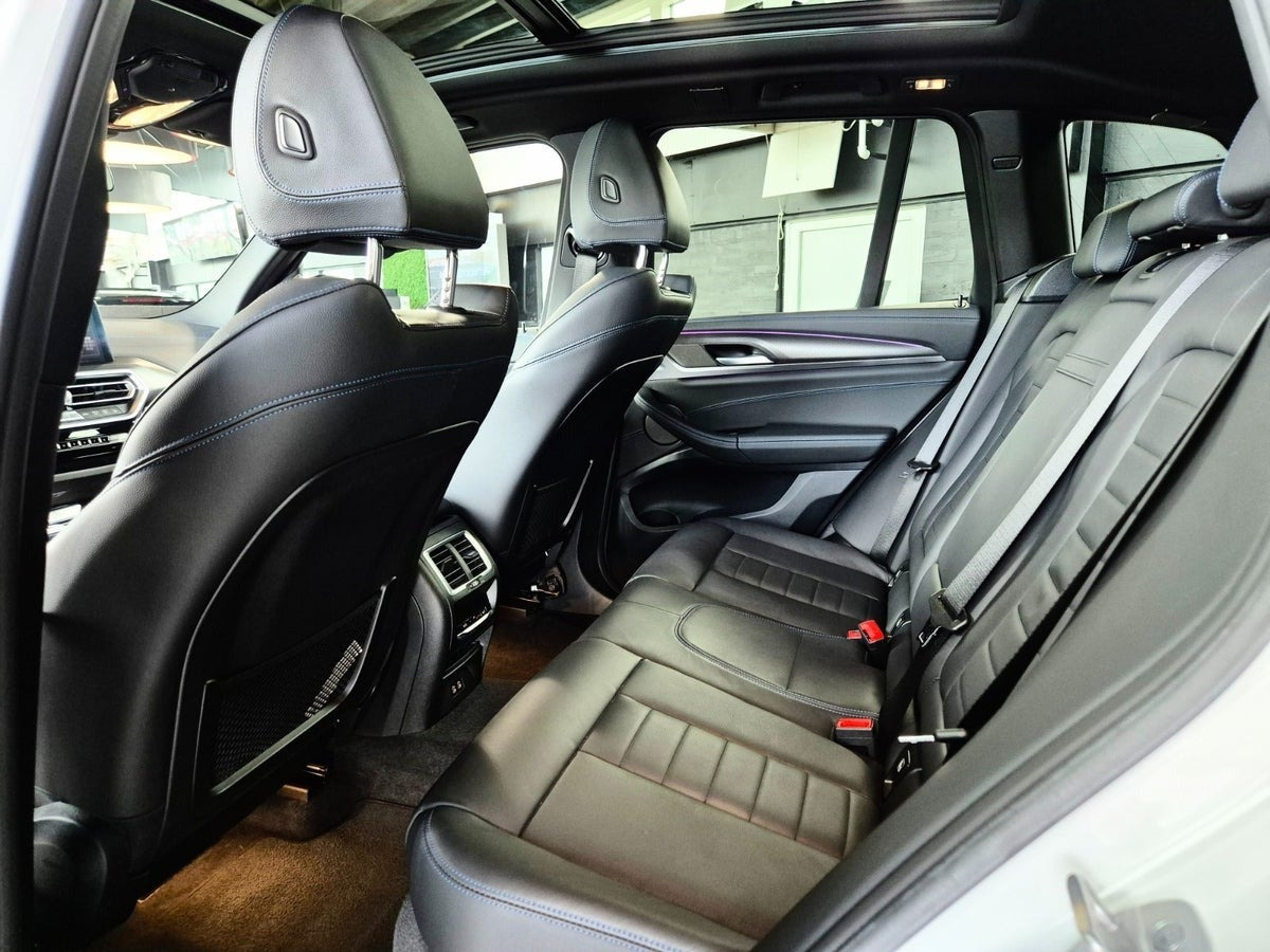 Hvid BMW iX3 fra 2023