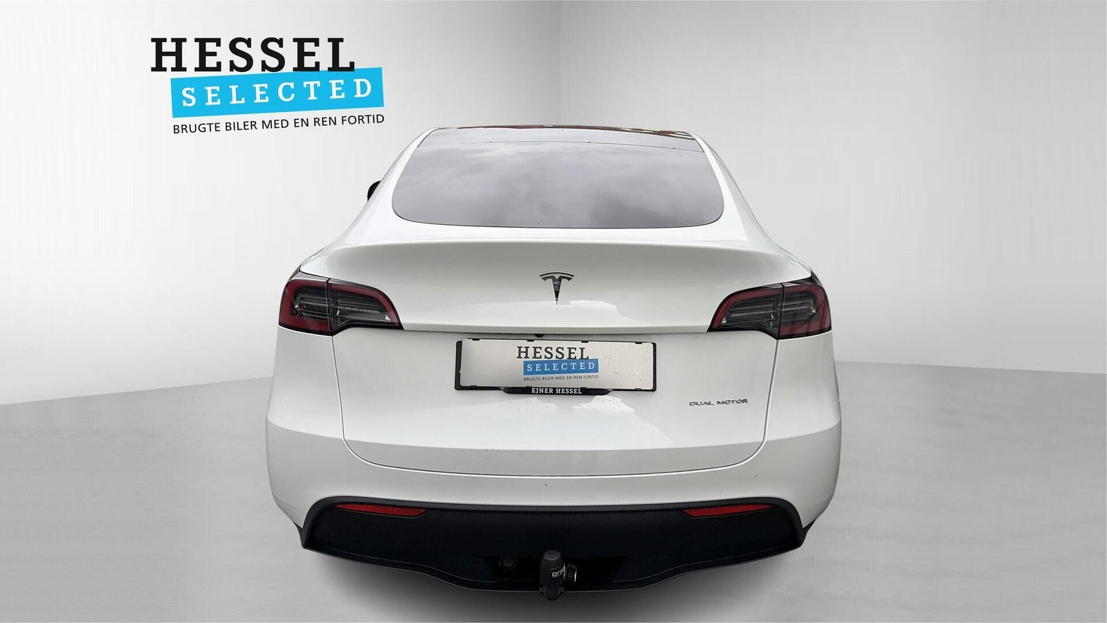 Hvid Tesla Model Y fra 2023