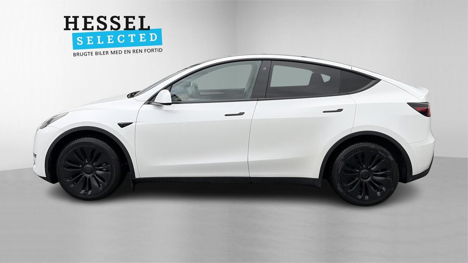 Hvid Tesla Model Y fra 2023