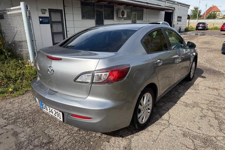 Grøn Mazda 3 fra 2011