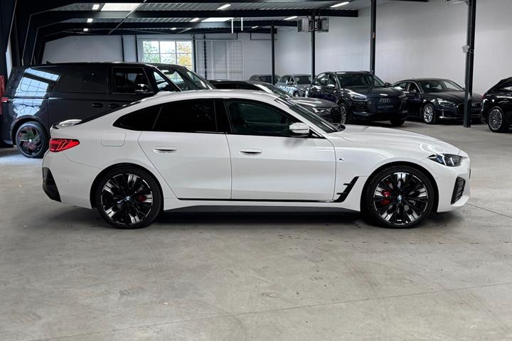 Hvid BMW i4 fra 2026