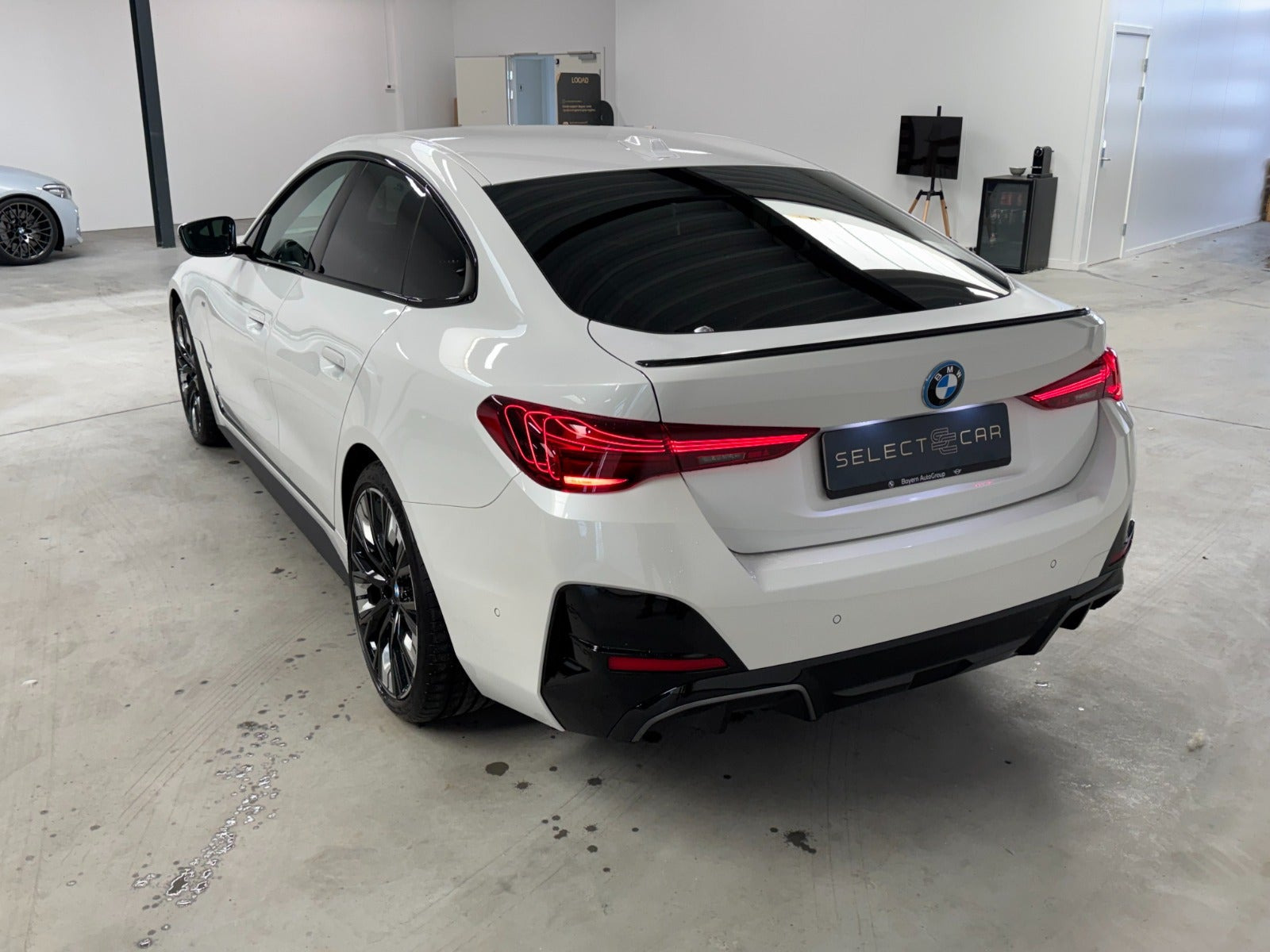 Hvid BMW i4 fra 2026