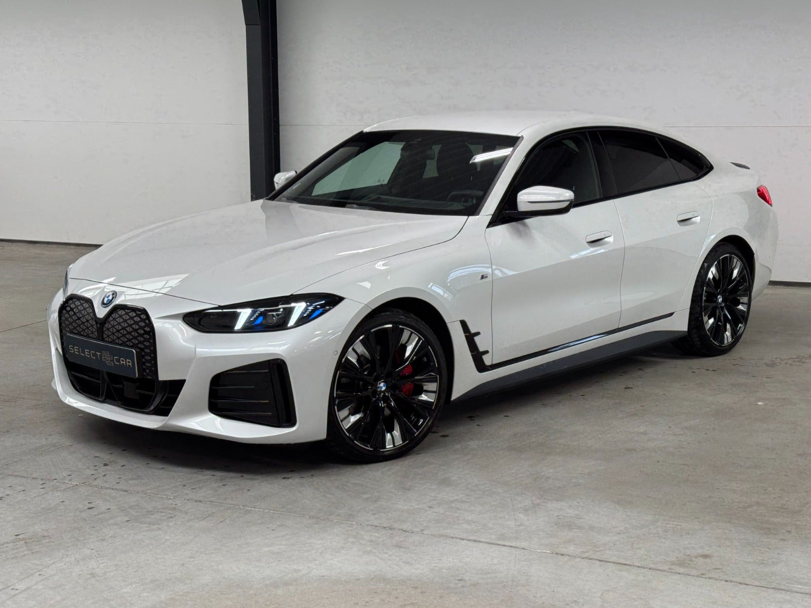 Hvid BMW i4 fra 2026