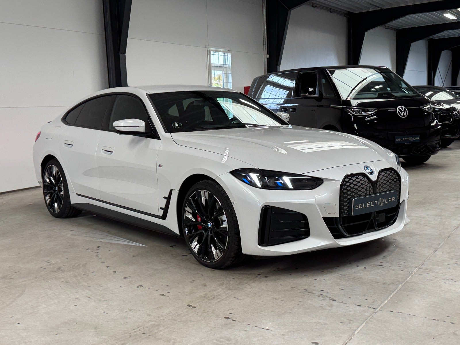 Hvid BMW i4 fra 2026